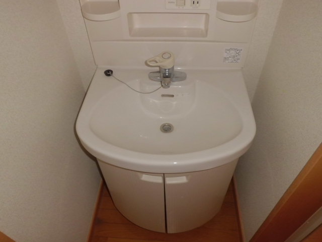 Washroom.  ☆ Independent wash basin with ☆ 
