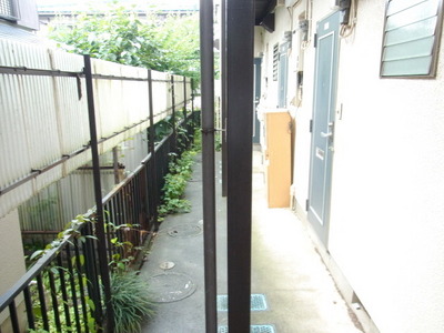 Entrance. Shared hallway