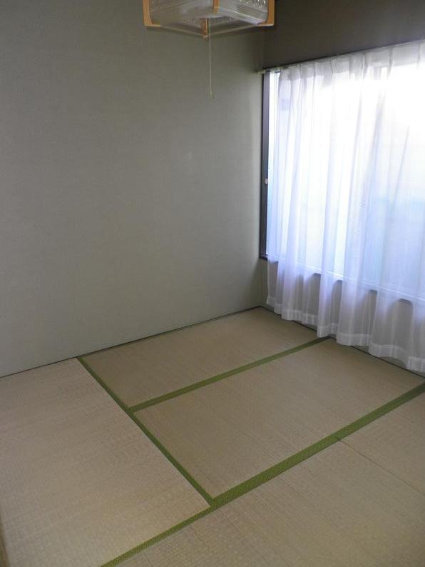 Other. Japanese-style room 4.5 Pledge ・ Tatami is also beautiful ☆