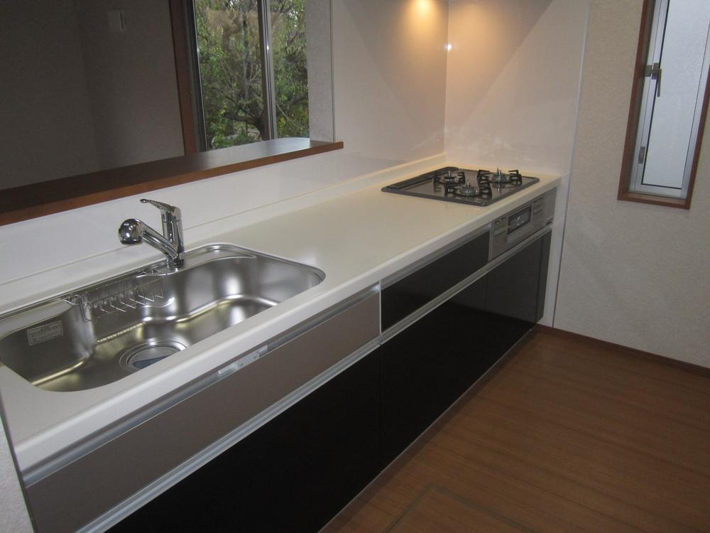 Same specifications photo (kitchen). ● same specifications: Kitchen