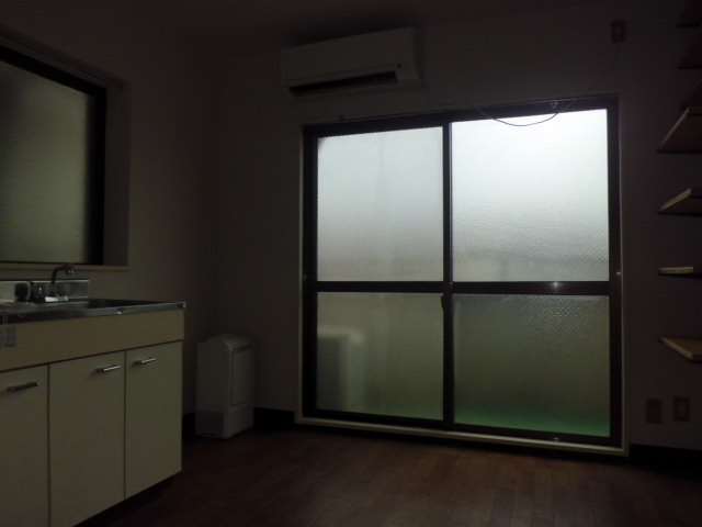 Living and room. ☆ The window also big, Into any light ☆