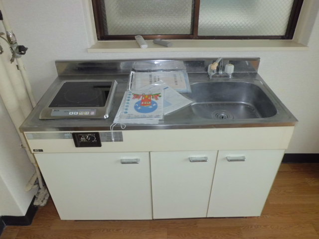 Kitchen. ☆ There is cooking space ☆