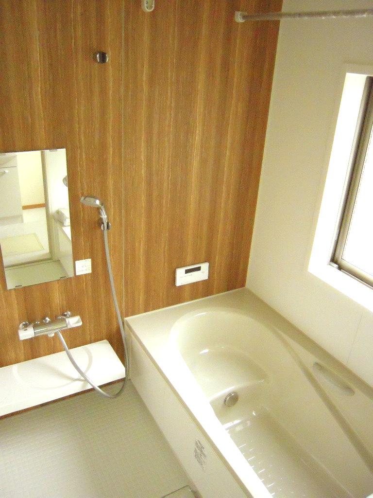Bathroom. 1 Building bathroom Indoor (September 2013) Shooting
