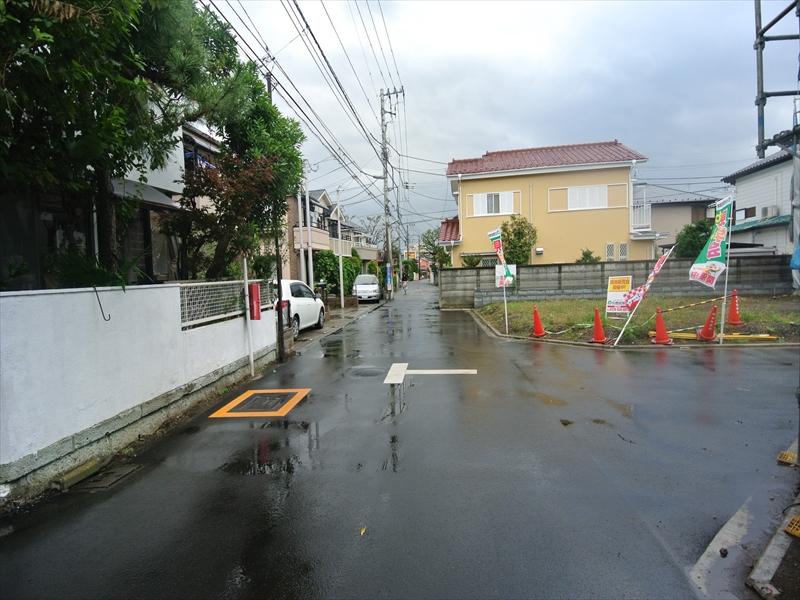 Local photos, including front road. Local (11 May 2013) Shooting