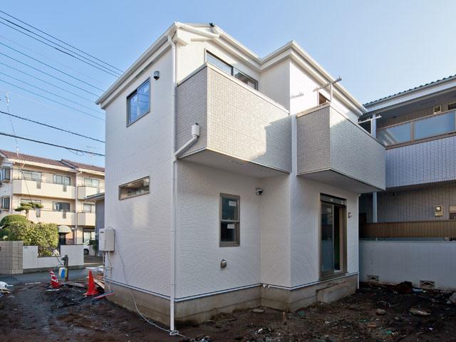 Local appearance photo. Local (11 May 2013) Shooting