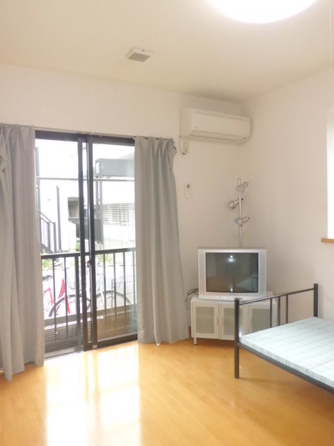 Living and room. ☆ High ceilings, There is also a sense of relief ☆