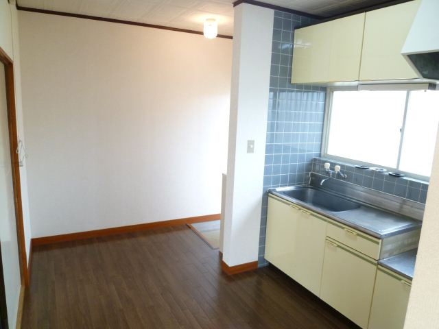 Living and room. Kitchen space is available dishes loose because it is spread