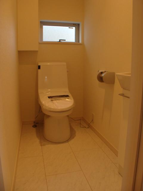 Toilet. Hand wash toilet! 