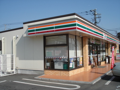 Convenience store. Seven-Eleven (convenience store) to 350m