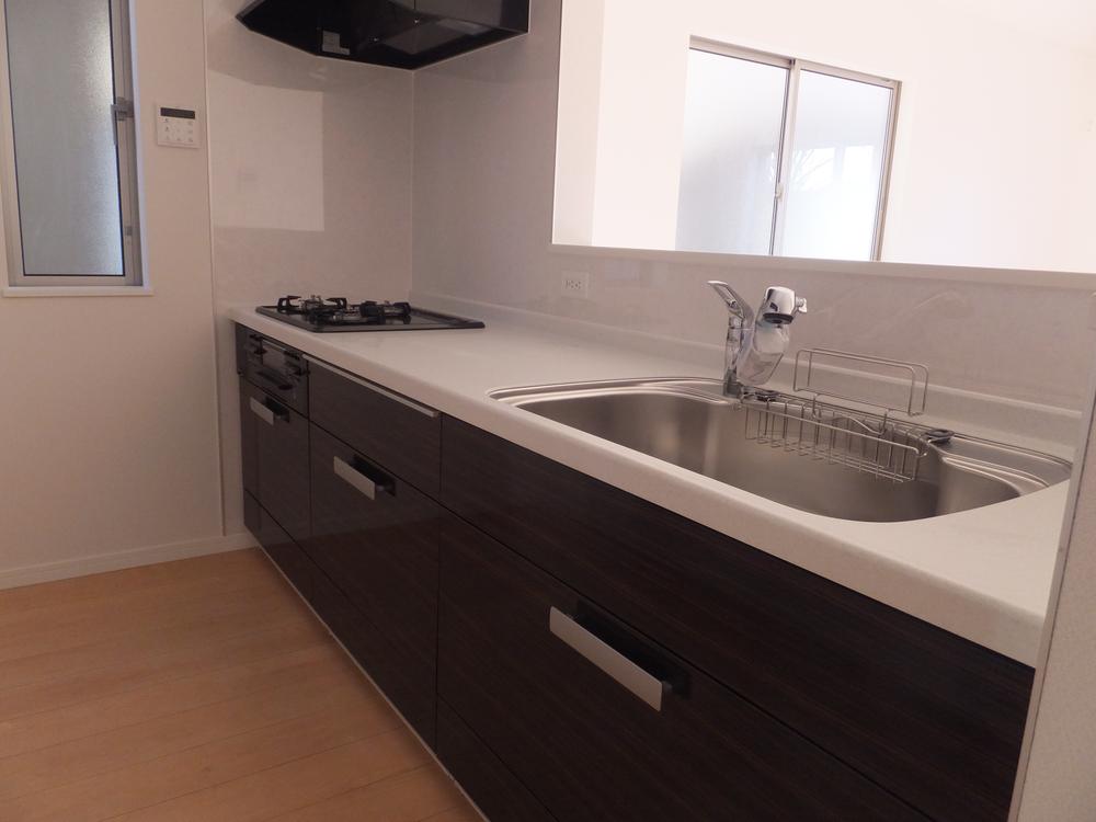 Kitchen. Local (13 December) shooting