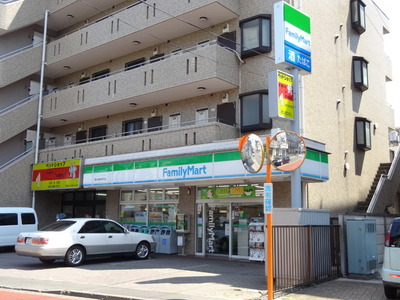Convenience store. FamilyMart Fuji forest Higashi store up (convenience store) 157m