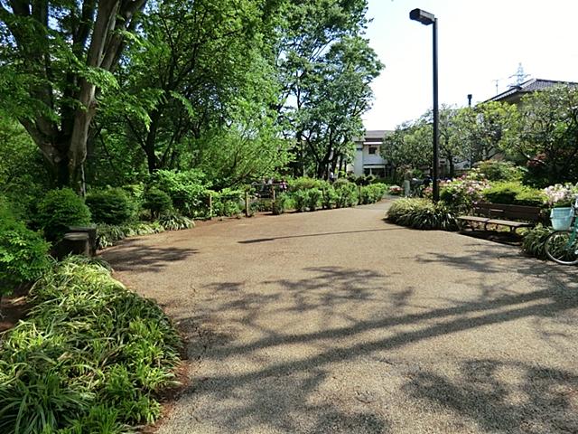 park. 366m until Sakurazutsumi park