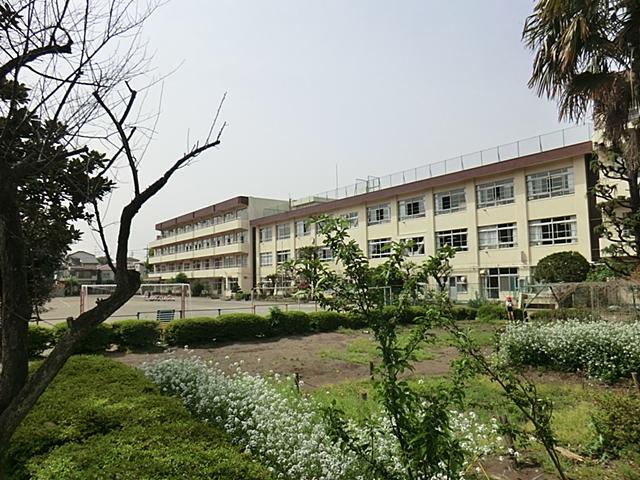 Primary school. Koganei Municipal Koganei 580m until the fourth elementary school