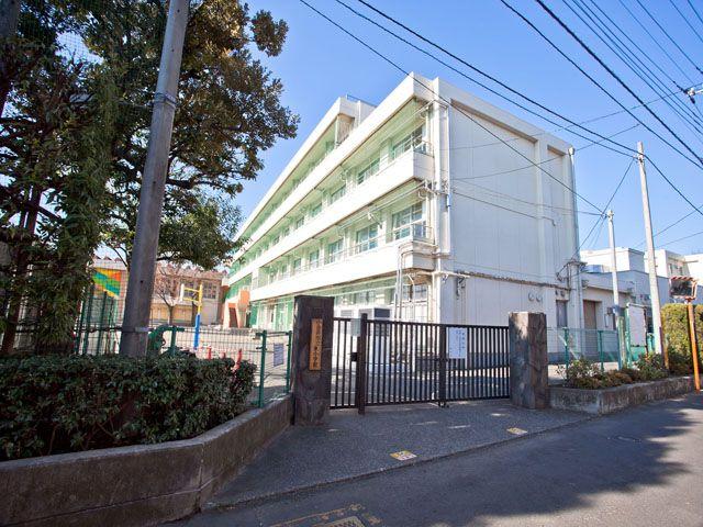 Primary school. Koganei Tatsuhigashi to elementary school 450m