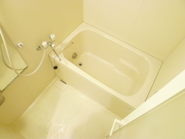 Bath. Bathroom with Reheating and bathroom dryer ☆