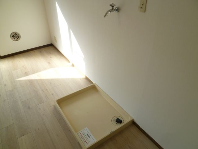 Other Equipment. Laundry Area with waterproof bread are equipped in the room ☆