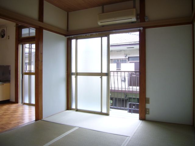 Living and room. Tatami rooms