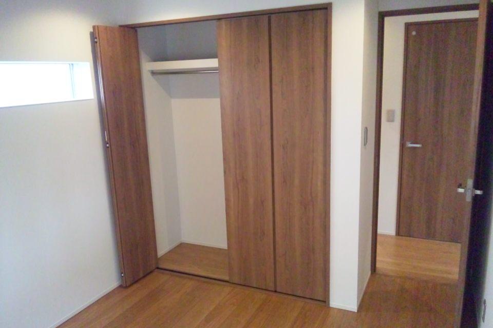 Non-living room. Indoor (11 May 2013) Shooting