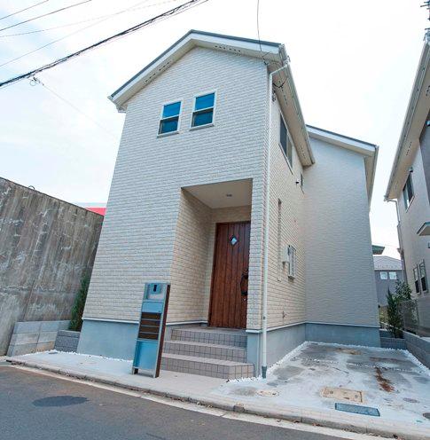 Local appearance photo. 1 Building appearance (August 2013 shooting)