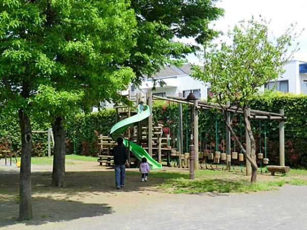 park. 500m to small Nagakubo park