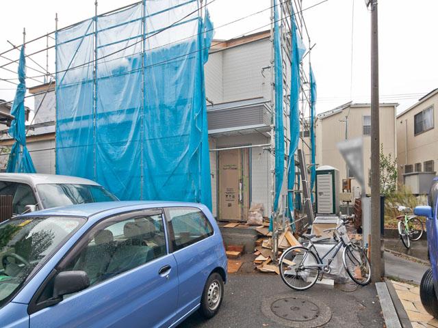 Local photos, including front road. Local (12 May 2013) Shooting