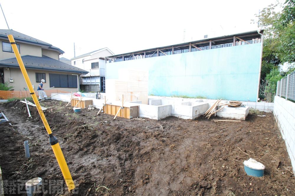 Local appearance photo. Local (September 2013) Shooting A Building