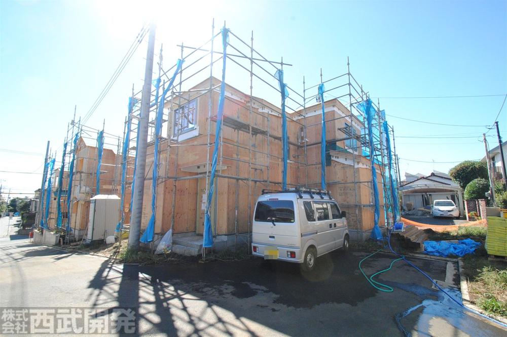 Local photos, including front road. Local (10 May 2013) Shooting D Building