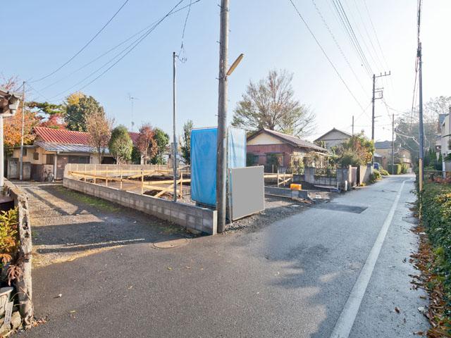 Local photos, including front road. Local (11 May 2013) Shooting