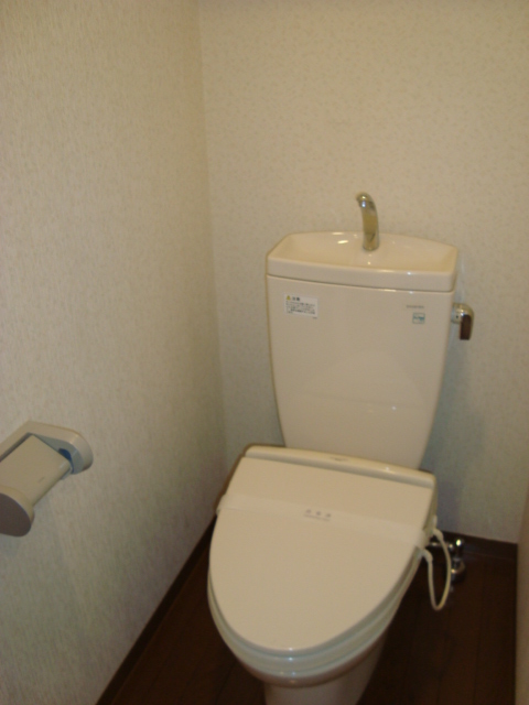 Toilet.  ☆ Warm Rhett formula ☆ 