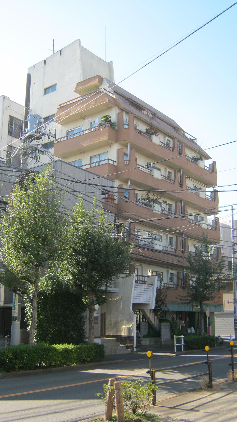 Local appearance photo. Local (12 May 2013) Shooting