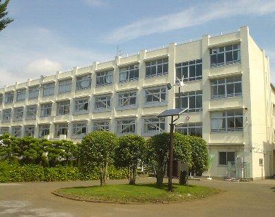 Primary school. Koganei stand up to the second elementary school 825m
