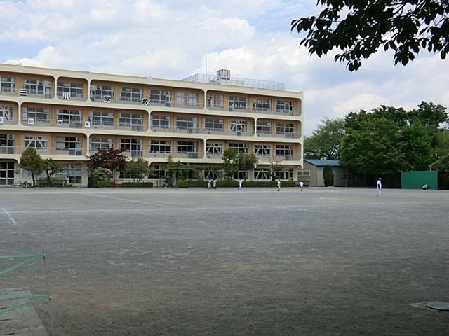 Primary school. Koganei Tatsumidori to elementary school 470m