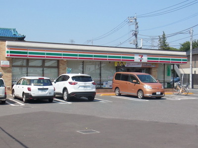 Convenience store. 180m to Seven-Eleven (convenience store)