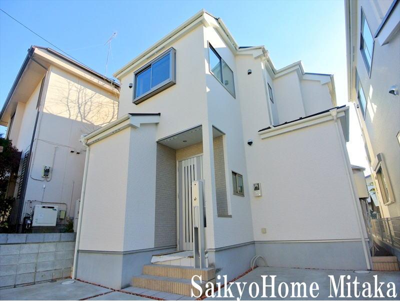 Local appearance photo. Local (12 May 2013) Shooting