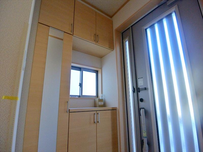 Entrance. Local (12 May 2013) Shooting