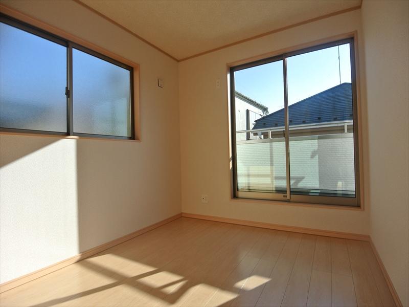 Non-living room. Local (12 May 2013) Shooting