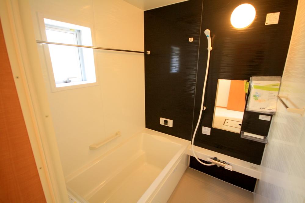 Same specifications photo (bathroom). Seller same specifications