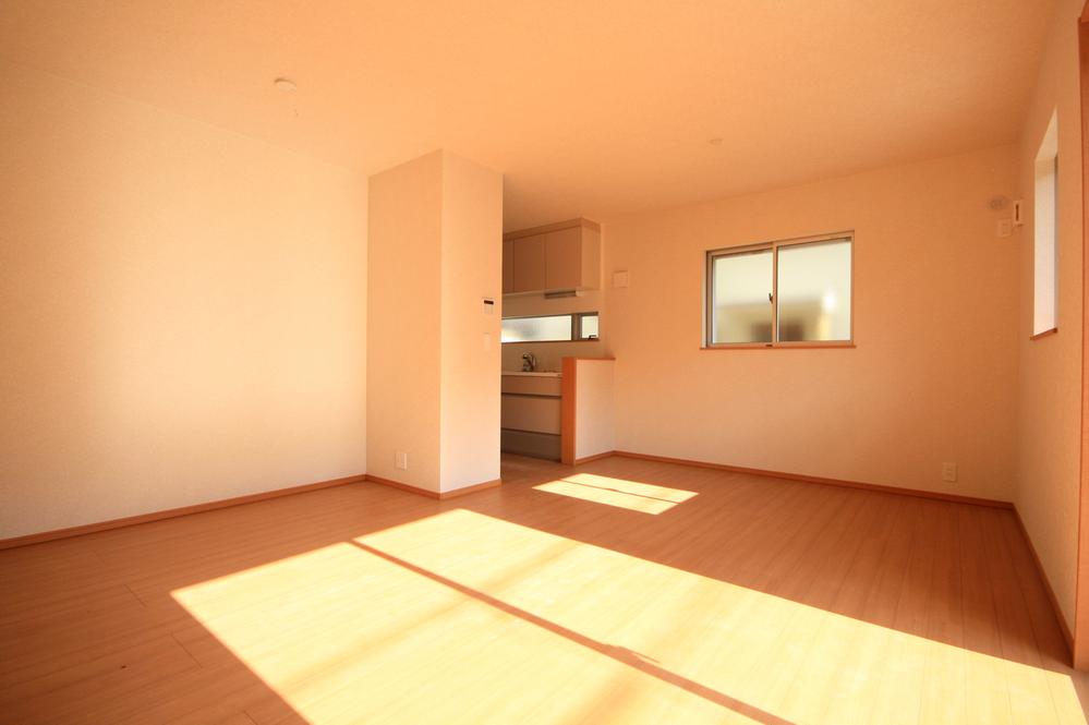 Same specifications photos (living). Seller same specifications