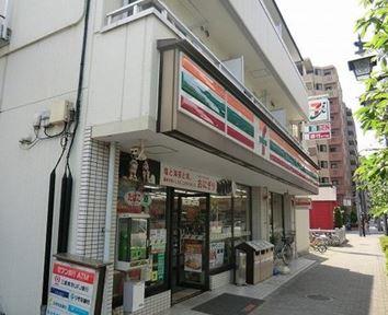 Convenience store. Seven-Eleven Koganei Honcho 350m to shop