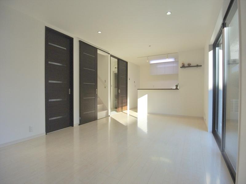 Living. Local (12 May 2013) Shooting