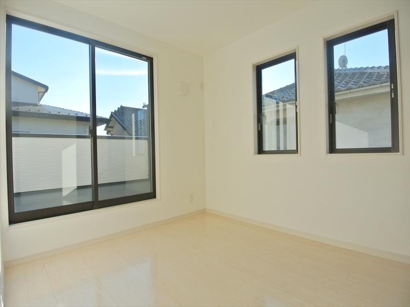 Non-living room. Local (12 May 2013) Shooting