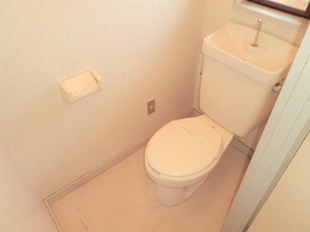 Toilet.  [Separate reference photograph] bus ・ Restroom
