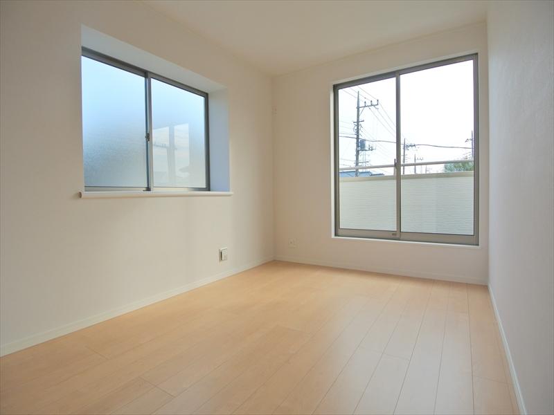 Non-living room. Local (10 May 2013) Shooting