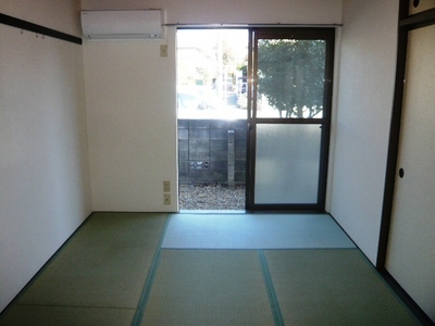 Living and room. It is the "Japanese-style" in the calm atmosphere! ! 