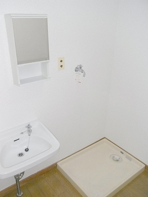 Washroom. Wash basin ・ Indoor laundry Storage
