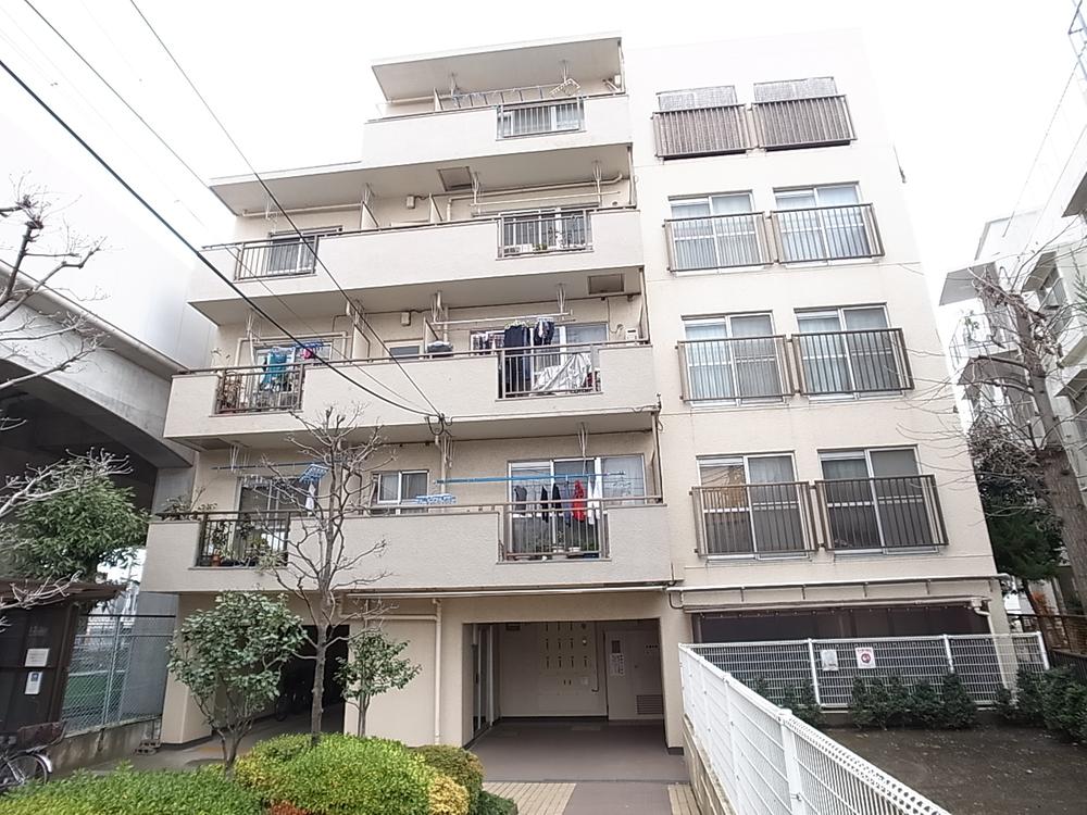 Local appearance photo. Local (12 May 2013) Shooting