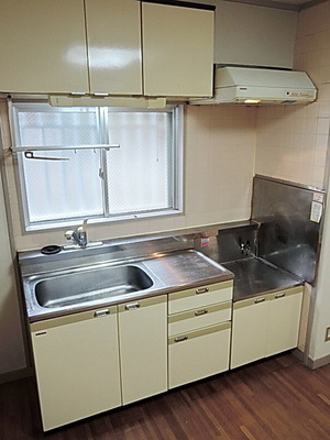 Kitchen. Two-burner gas stove installation Allowed Kitchen