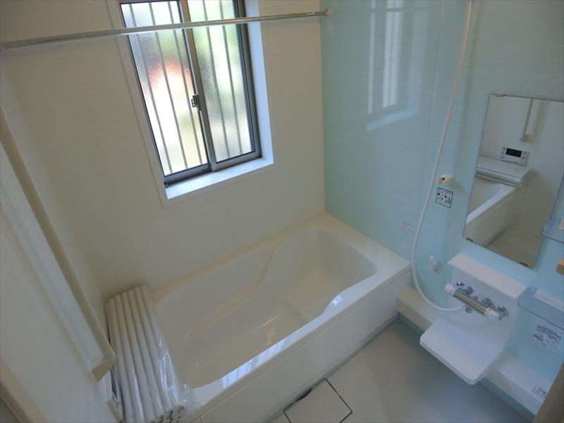 Bathroom. Local (12 May 2013) Shooting