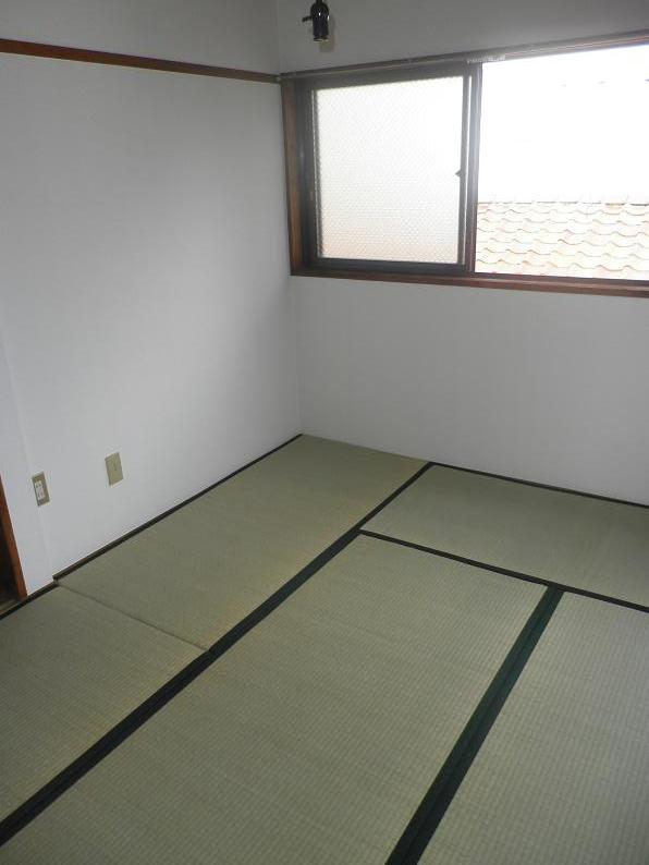 Living and room. New tatami that rush of smell scent! 