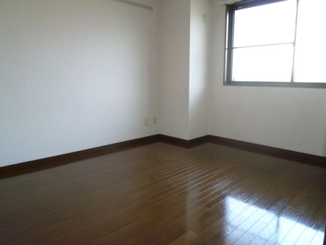 Living and room. It is the flooring of Western-style. 